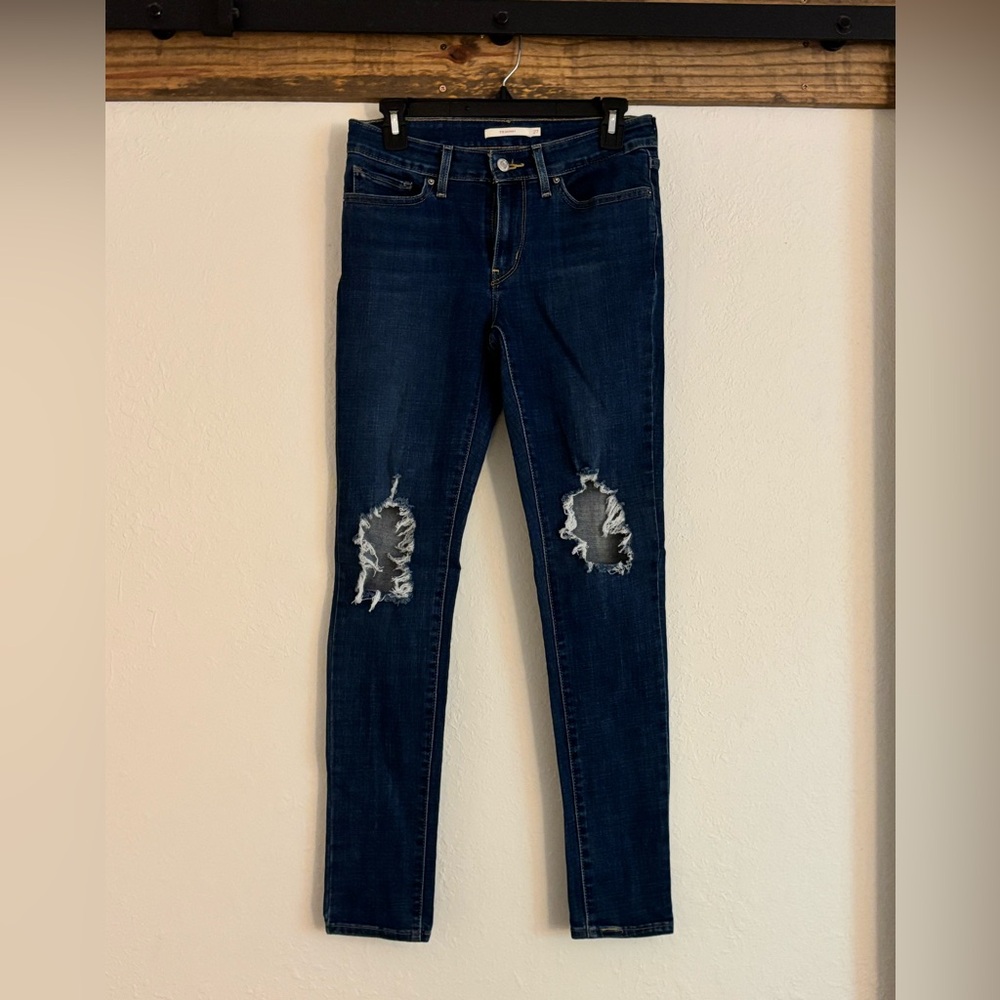 Levi's 711 Skinny Size 27 Dark Wash Jeans with Distressed Knees